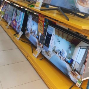 7 Kệ tivi- Sản phẩm không thể thiếu trong các cửa hàng điện máy hiện nay